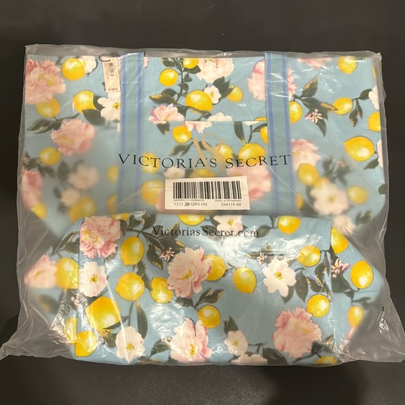 Victoria’s Secret Floral and Lemon Patterned Two Compartment Tote Bag NWT - Picture 3 of 7
